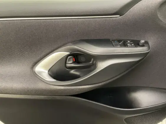 TOYOTA YARIS IV - voiture d'occasion - Photo 19