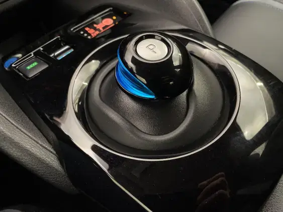 NISSAN LEAF II - voiture d'occasion - Photo 17