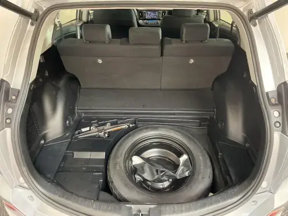 TOYOTA RAV4 IV - voiture d'occasion - Photo 17