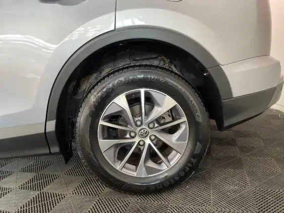 TOYOTA RAV4 IV - voiture d'occasion - Photo 24