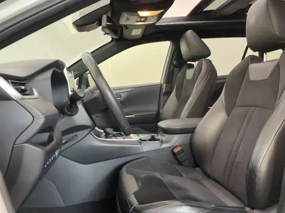 TOYOTA RAV4 V - voiture d'occasion - Photo 18