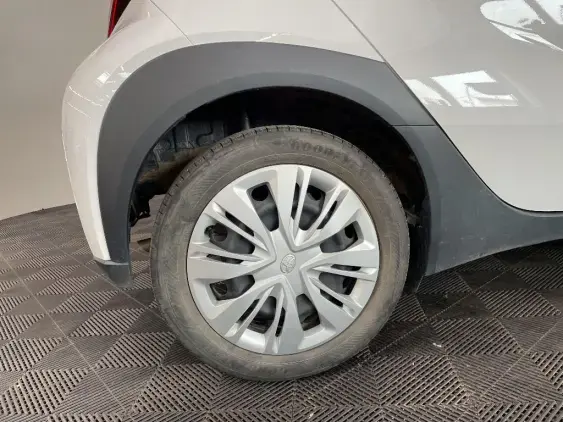 TOYOTA AYGO X - voiture d'occasion - Photo 25