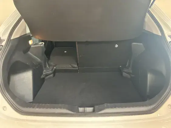TOYOTA YARIS CROSS I - voiture d'occasion - Photo 16