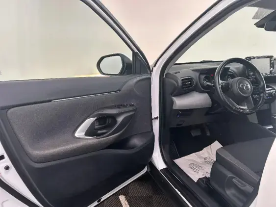 TOYOTA YARIS CROSS I - voiture d'occasion - Photo 19