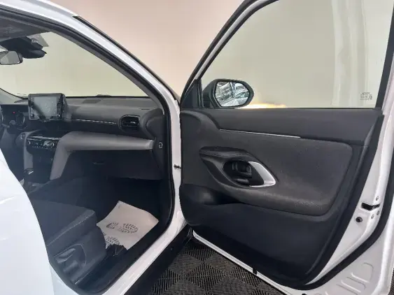 TOYOTA YARIS CROSS I - voiture d'occasion - Photo 20