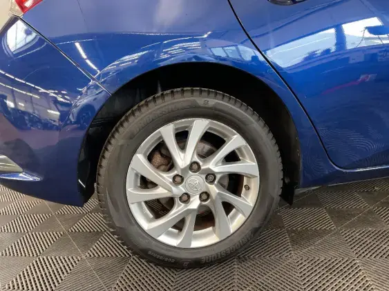 TOYOTA AURIS II - voiture d'occasion - Photo 25