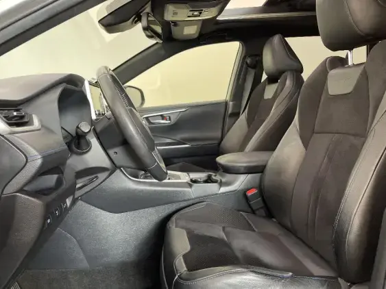 TOYOTA RAV4 V - voiture d'occasion - Photo 18