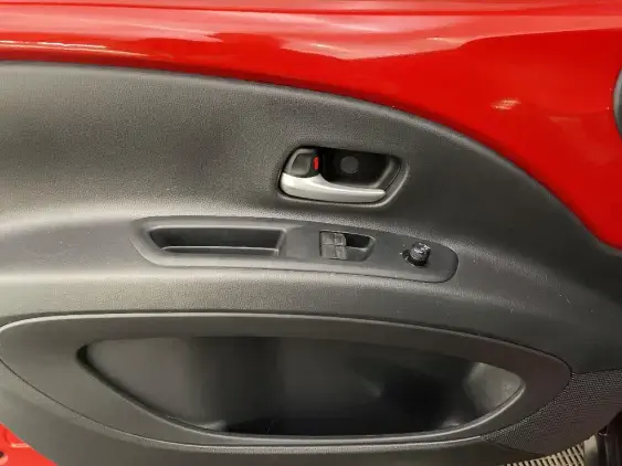 TOYOTA AYGO X - voiture d'occasion - Photo 19