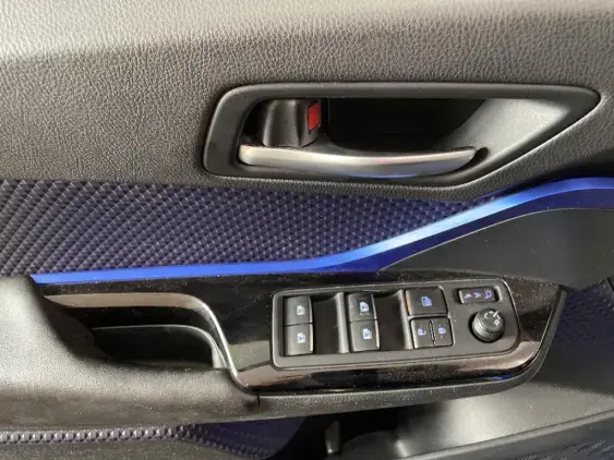 TOYOTA C-HR - voiture d'occasion - Photo 17