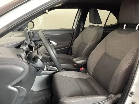 TOYOTA YARIS CROSS I - voiture d'occasion - Photo 18