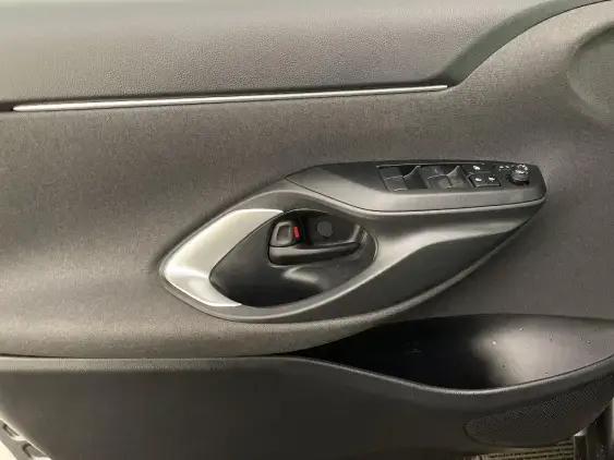 TOYOTA YARIS CROSS I - voiture d'occasion - Photo 19