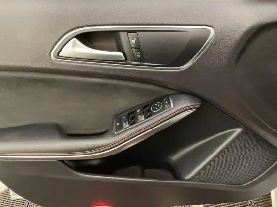 MERCEDES-BENZ CLASSE A III - voiture d'occasion - Photo 19