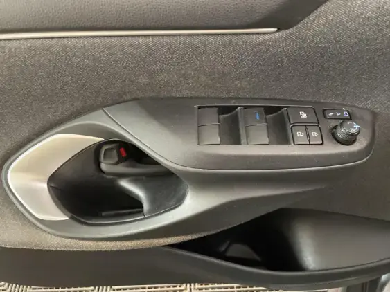 TOYOTA YARIS IV - voiture d'occasion - Photo 17