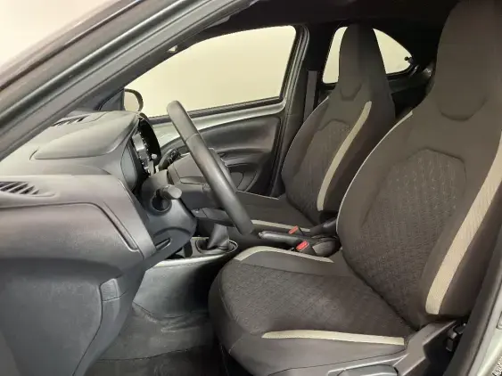 TOYOTA AYGO X - voiture d'occasion - Photo 18