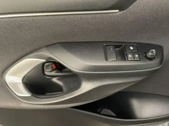 TOYOTA YARIS IV - voiture d'occasion - Photo 17