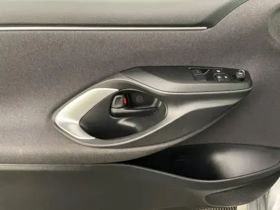 TOYOTA YARIS IV - voiture d'occasion - Photo 19