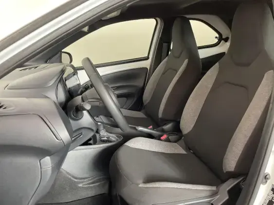 TOYOTA AYGO X - voiture d'occasion - Photo 18
