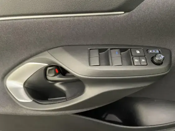 TOYOTA YARIS CROSS I - voiture d'occasion - Photo 17