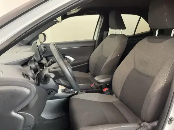 TOYOTA YARIS CROSS I - voiture d'occasion - Photo 18