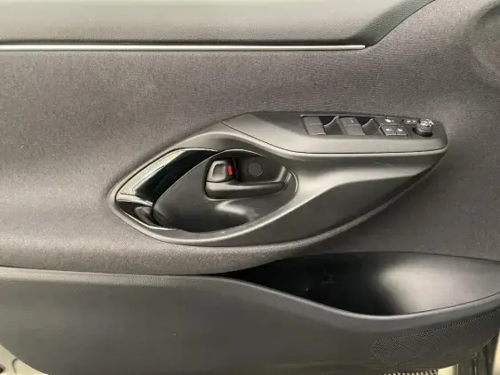 TOYOTA YARIS IV - voiture d'occasion - Photo 19