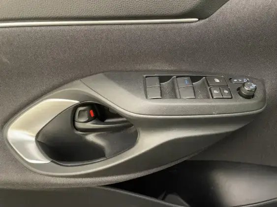 TOYOTA YARIS CROSS I - voiture d'occasion - Photo 17