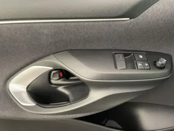 TOYOTA YARIS IV - voiture d'occasion - Photo 17