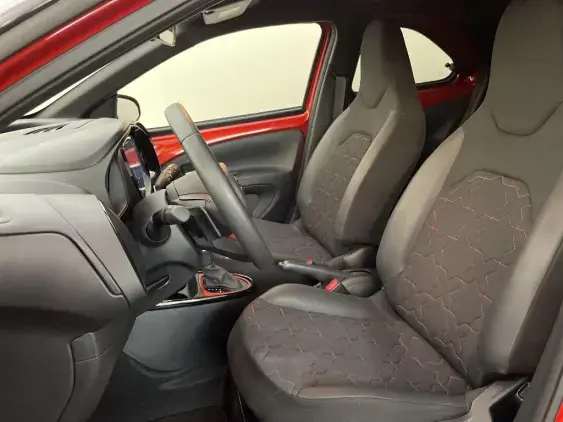 TOYOTA AYGO X - voiture d'occasion - Photo 18