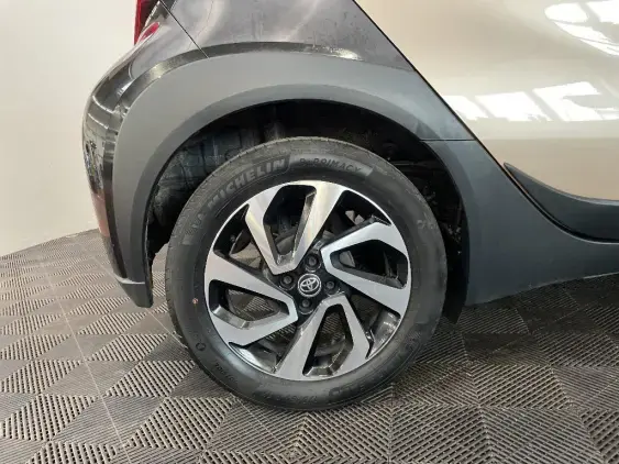 TOYOTA AYGO X - voiture d'occasion - Photo 25