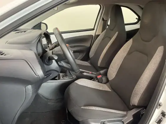TOYOTA AYGO X - voiture d'occasion - Photo 18