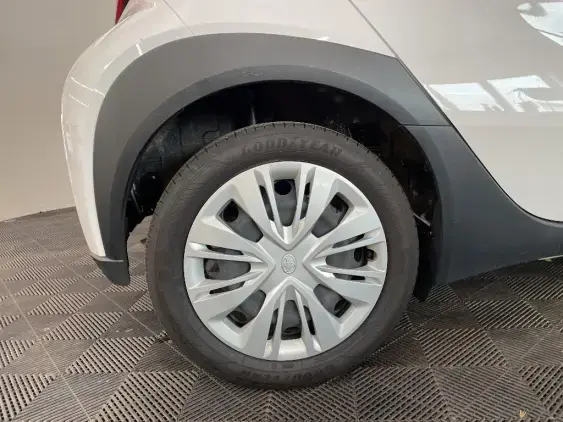 TOYOTA AYGO X - voiture d'occasion - Photo 25