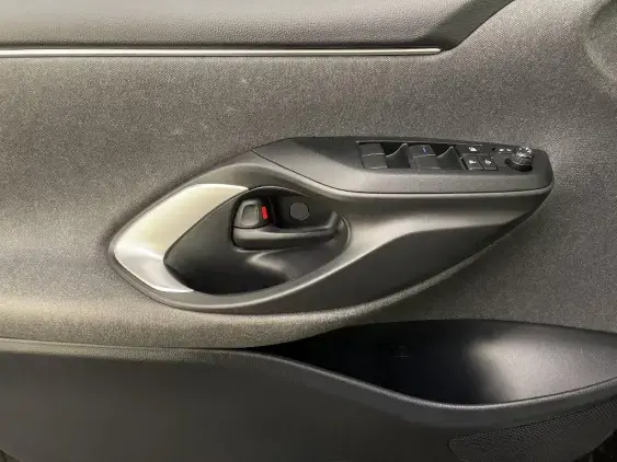 TOYOTA YARIS IV - voiture d'occasion - Photo 19