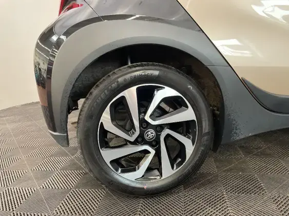TOYOTA AYGO X - voiture d'occasion - Photo 25
