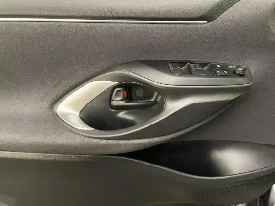 TOYOTA YARIS IV - voiture d'occasion - Photo 19