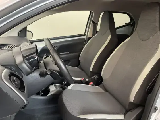 TOYOTA AYGO II - voiture d'occasion - Photo 18
