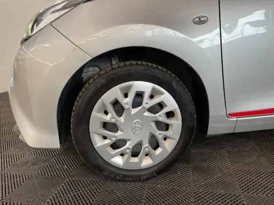 TOYOTA AYGO II - voiture d'occasion - Photo 23