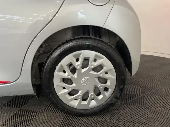 TOYOTA AYGO II - voiture d'occasion - Photo 24
