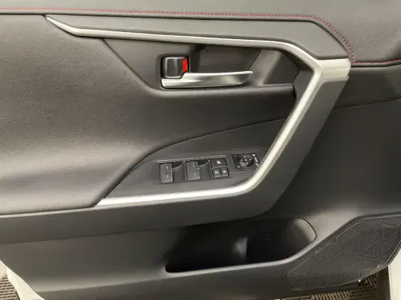 TOYOTA RAV4 V - voiture d'occasion - Photo 19