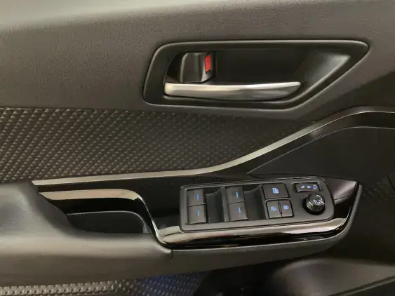 TOYOTA C-HR - voiture d'occasion - Photo 17