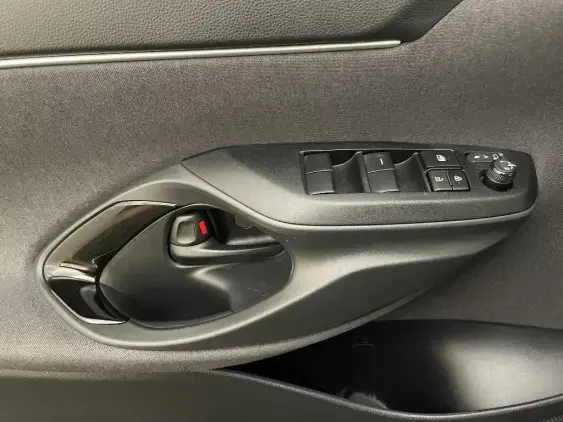 TOYOTA YARIS CROSS I - voiture d'occasion - Photo 17