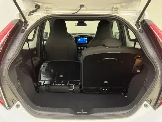 TOYOTA AYGO X - voiture d'occasion - Photo 16