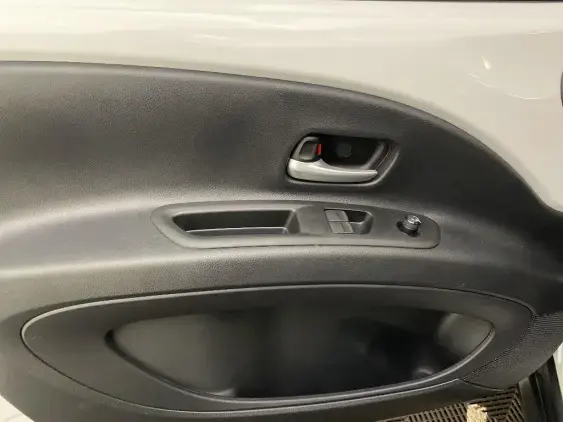 TOYOTA AYGO X - voiture d'occasion - Photo 19