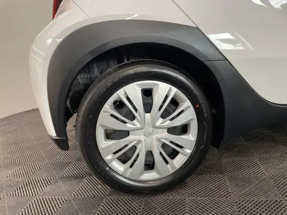 TOYOTA AYGO X - voiture d'occasion - Photo 25