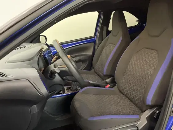 TOYOTA AYGO X - voiture d'occasion - Photo 18