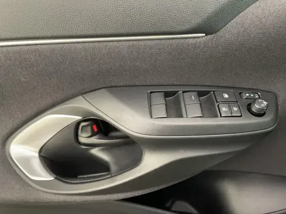 TOYOTA YARIS CROSS I - voiture d'occasion - Photo 17