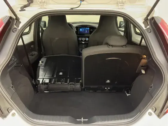 TOYOTA AYGO X - voiture d'occasion - Photo 16