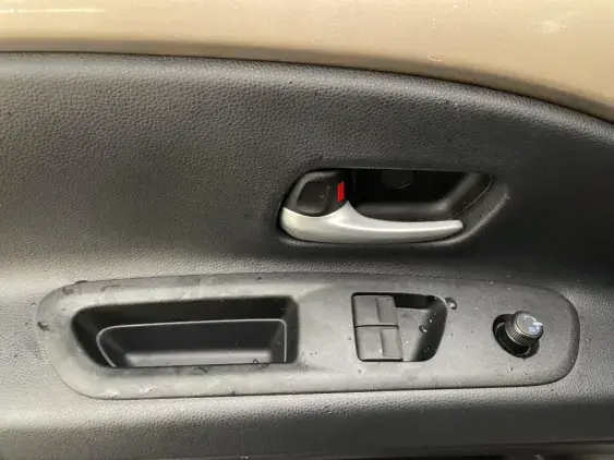 TOYOTA AYGO X - voiture d'occasion - Photo 17