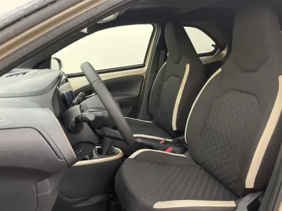 TOYOTA AYGO X - voiture d'occasion - Photo 18