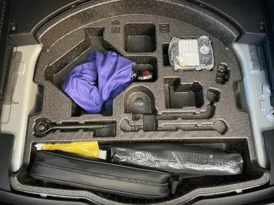 TOYOTA RAV4 V - voiture d'occasion - Photo 17