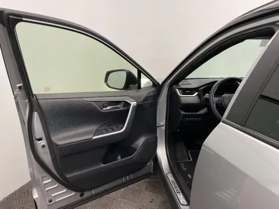 TOYOTA RAV4 V - voiture d'occasion - Photo 19