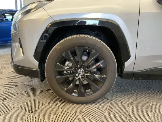 TOYOTA RAV4 V - voiture d'occasion - Photo 23